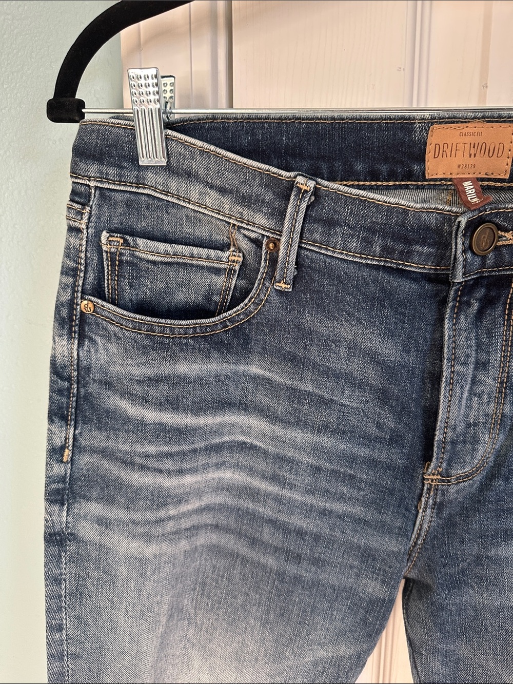Driftwood Women's Embroidered Denim Jeans Marilyn Koi from Sundance size 28 - Picture 3 of 10